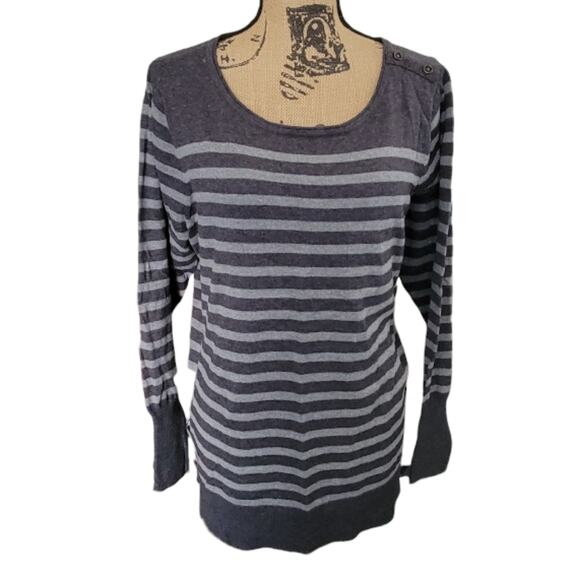 1X a.n.a. gray striped scoop neck sweater with shoulder button detail - Picture 1 of 4